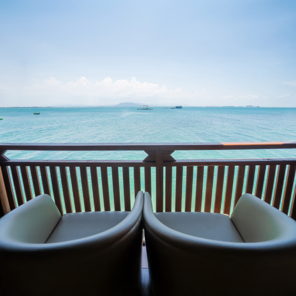 Balcony with Sea/Island View